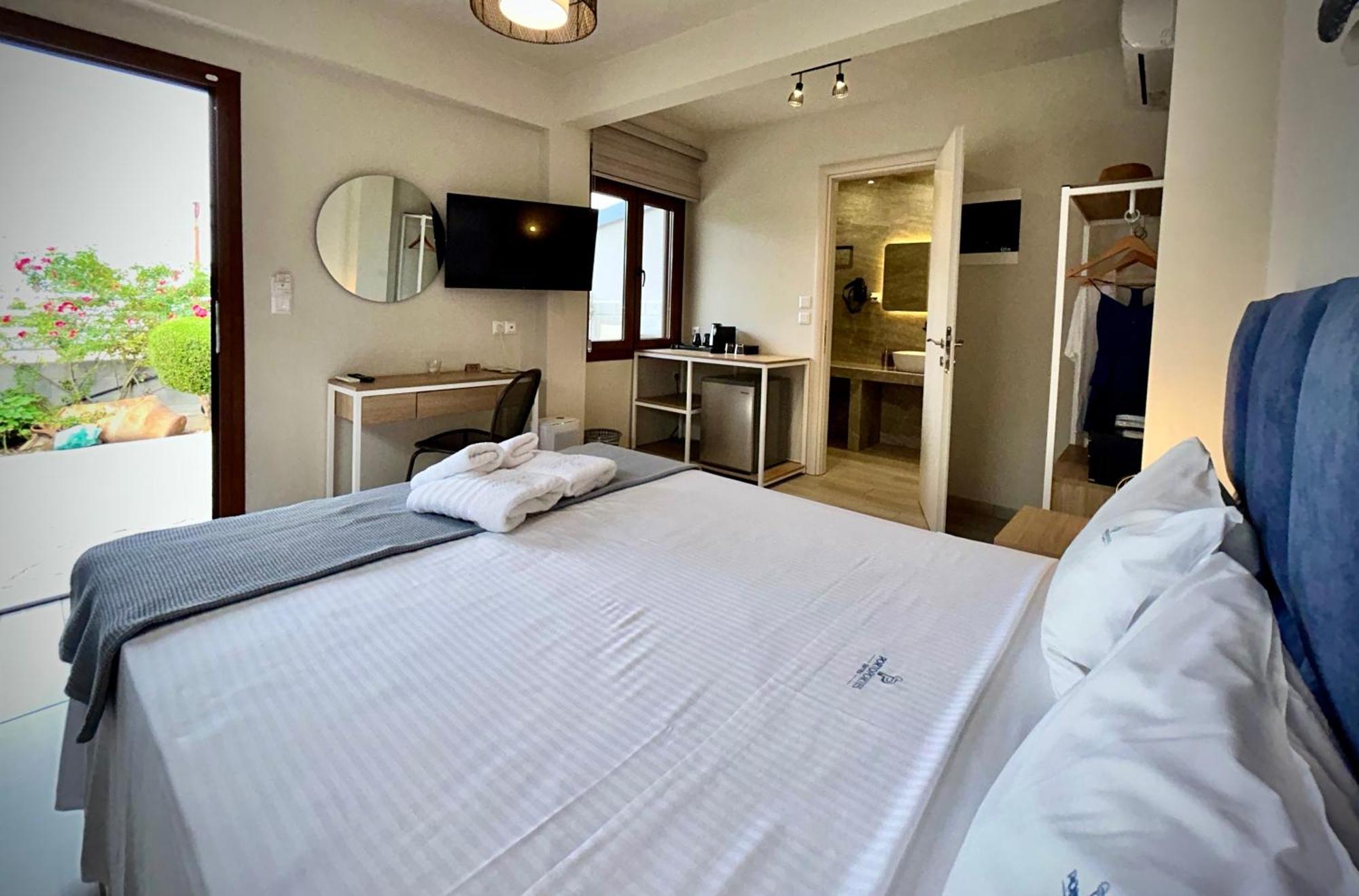 Porto Portes Suites Néa Poteídaia Eksteriør bilde