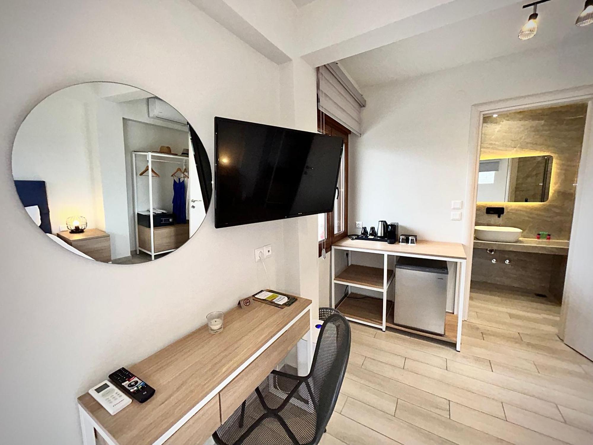 Porto Portes Suites Néa Poteídaia Eksteriør bilde