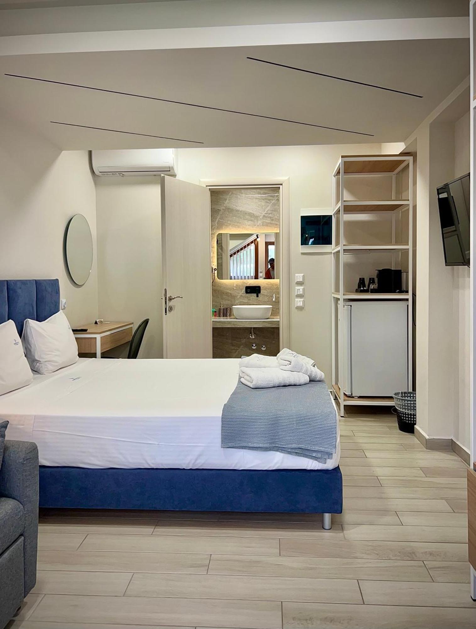 Porto Portes Suites Néa Poteídaia Eksteriør bilde