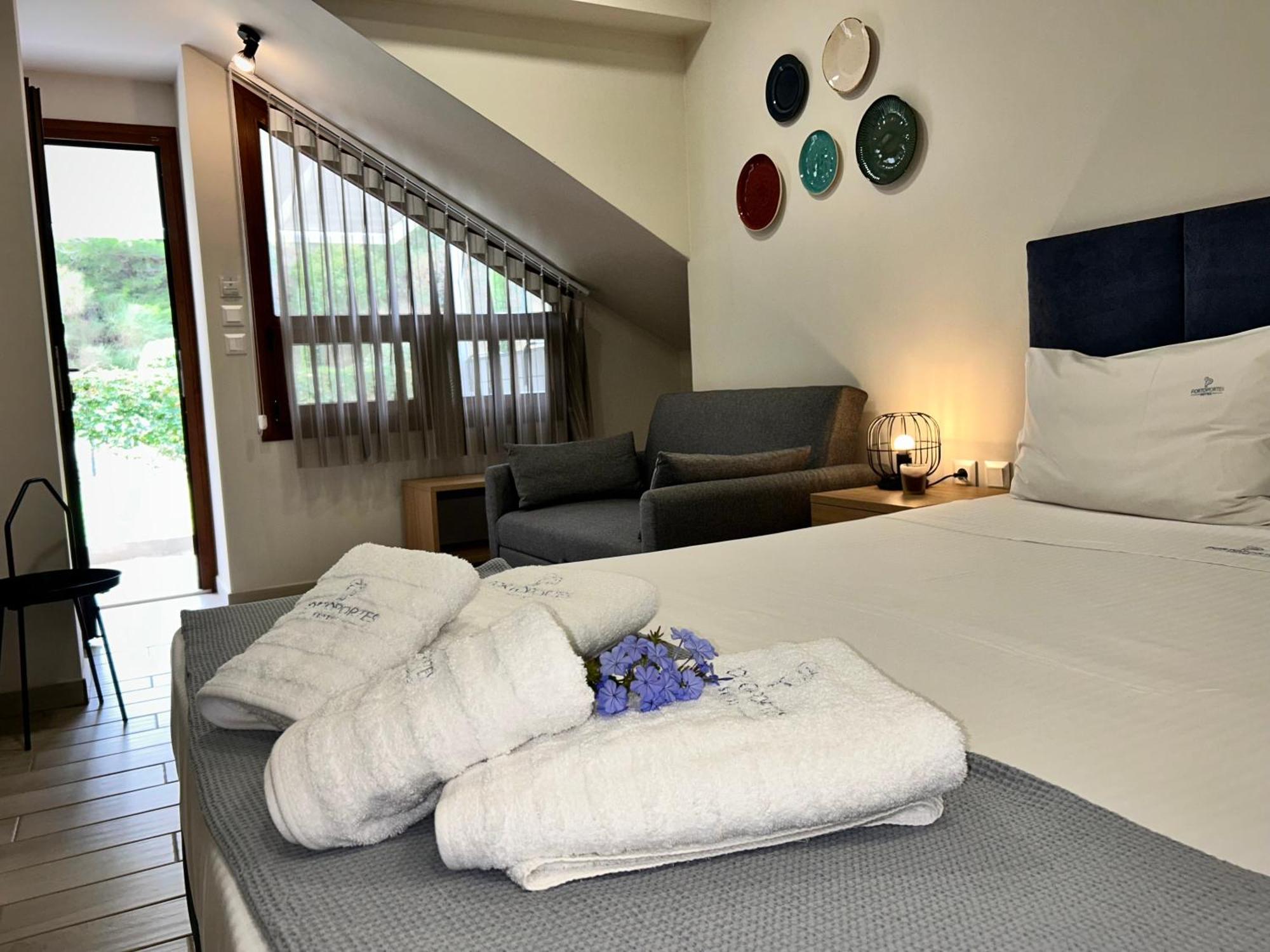 Porto Portes Suites Néa Poteídaia Eksteriør bilde